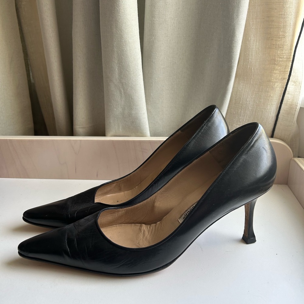 Manila Blahnik Black Pointy Pumps/Heels